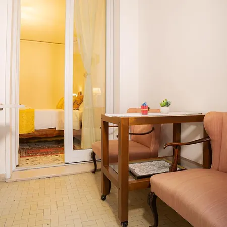 Residenza Porta Leoni - Royal Welcome Apartment *