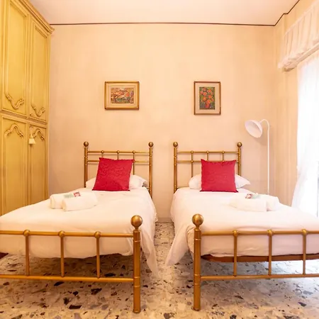 شقة Residenza Porta Leoni - Royal Welcome فيرونا